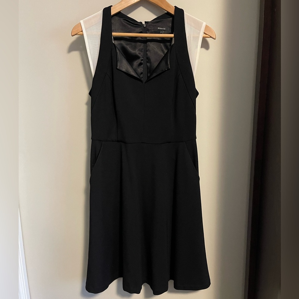 RW&CO. Elegant Black Sleeveless Backless Dress